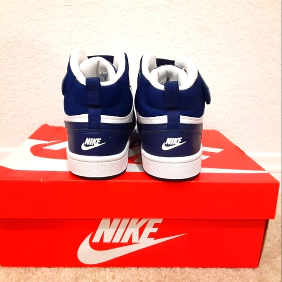 Nike - Picture 4 of 4